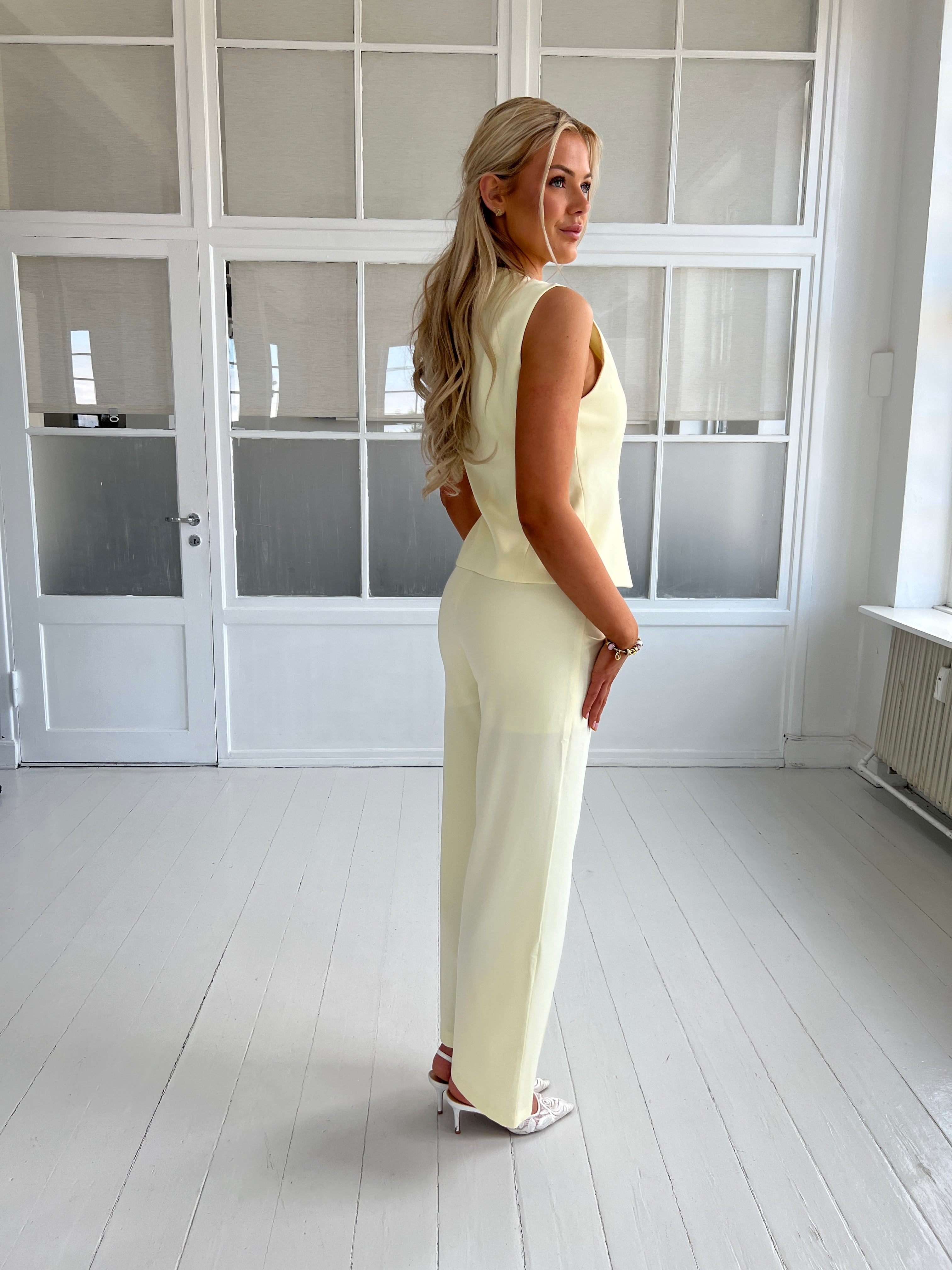 Elli yellow straight pants