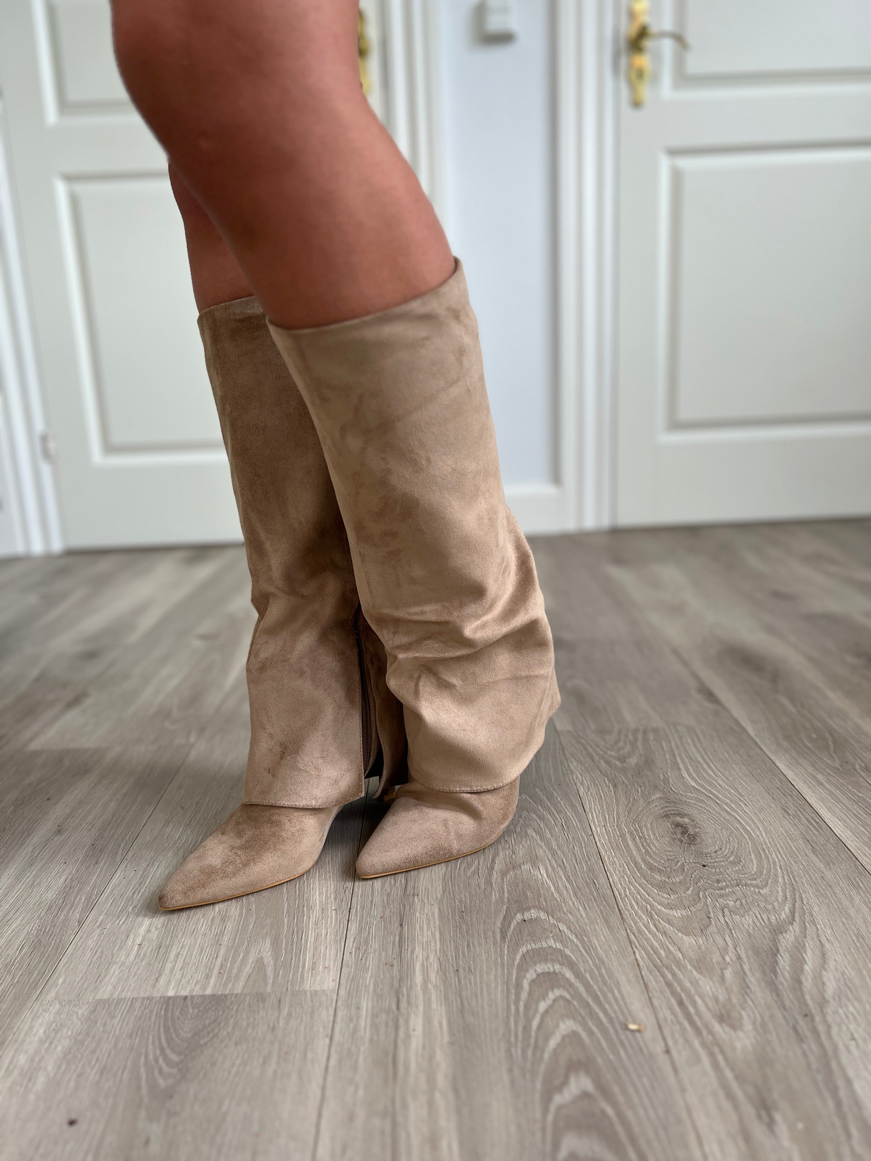 Joia beige heel boot