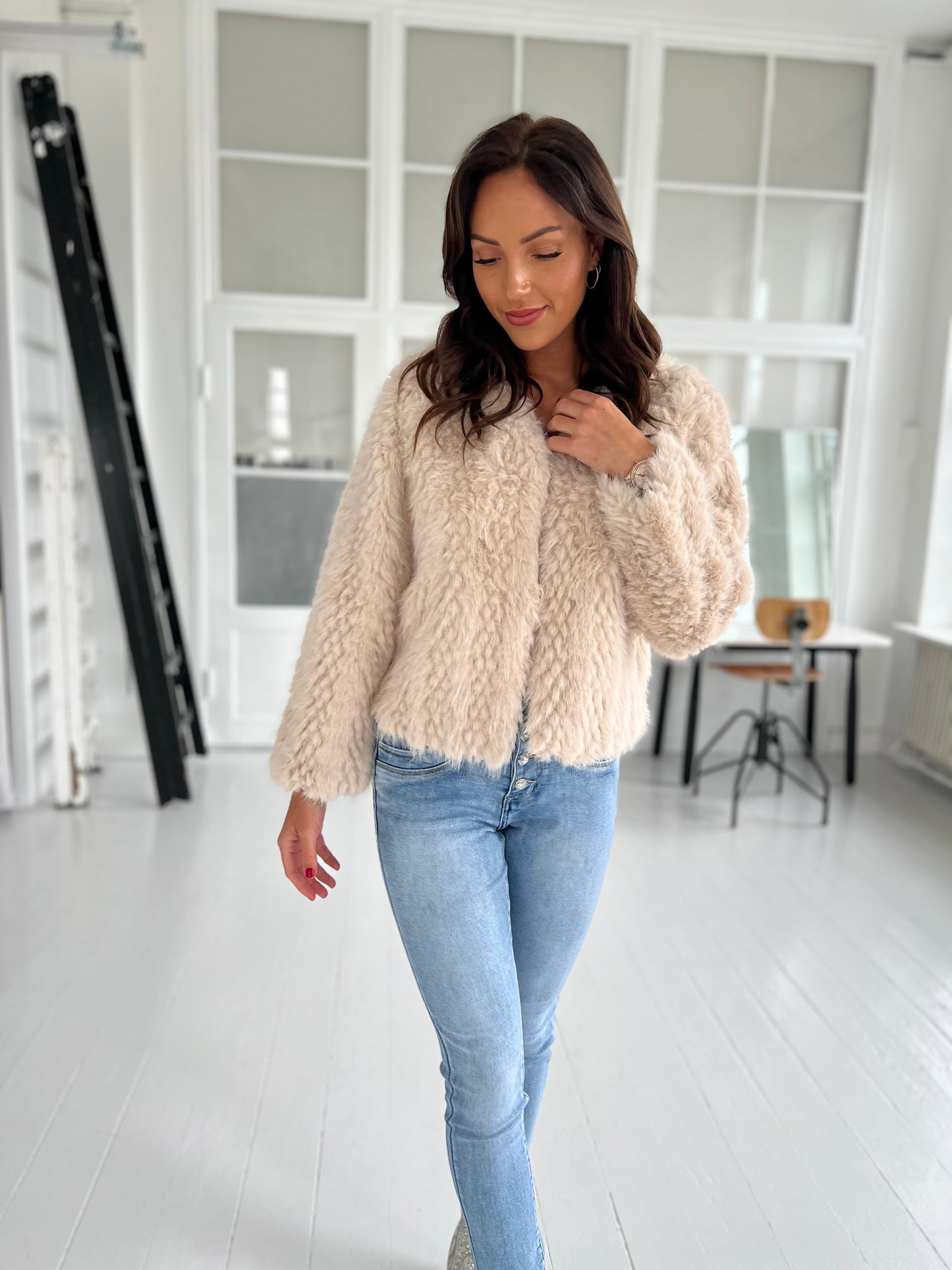 Flam beige fur jacket (01)