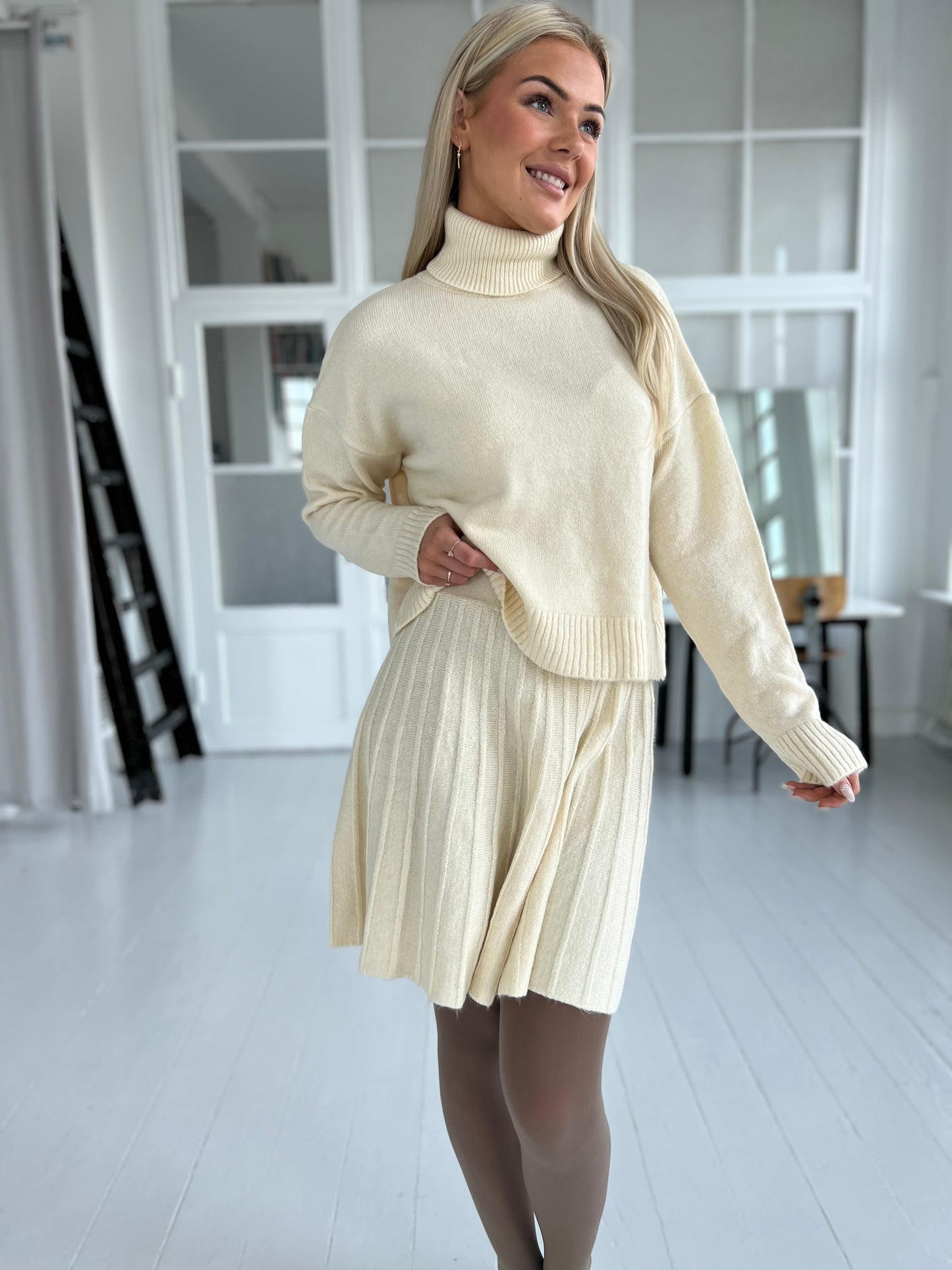 GUAS beige Sweater Set (136)