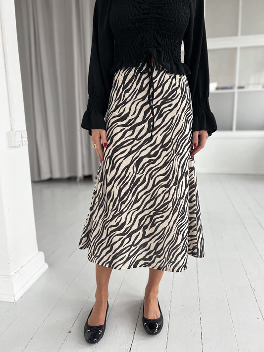 Rosy zebra skirt