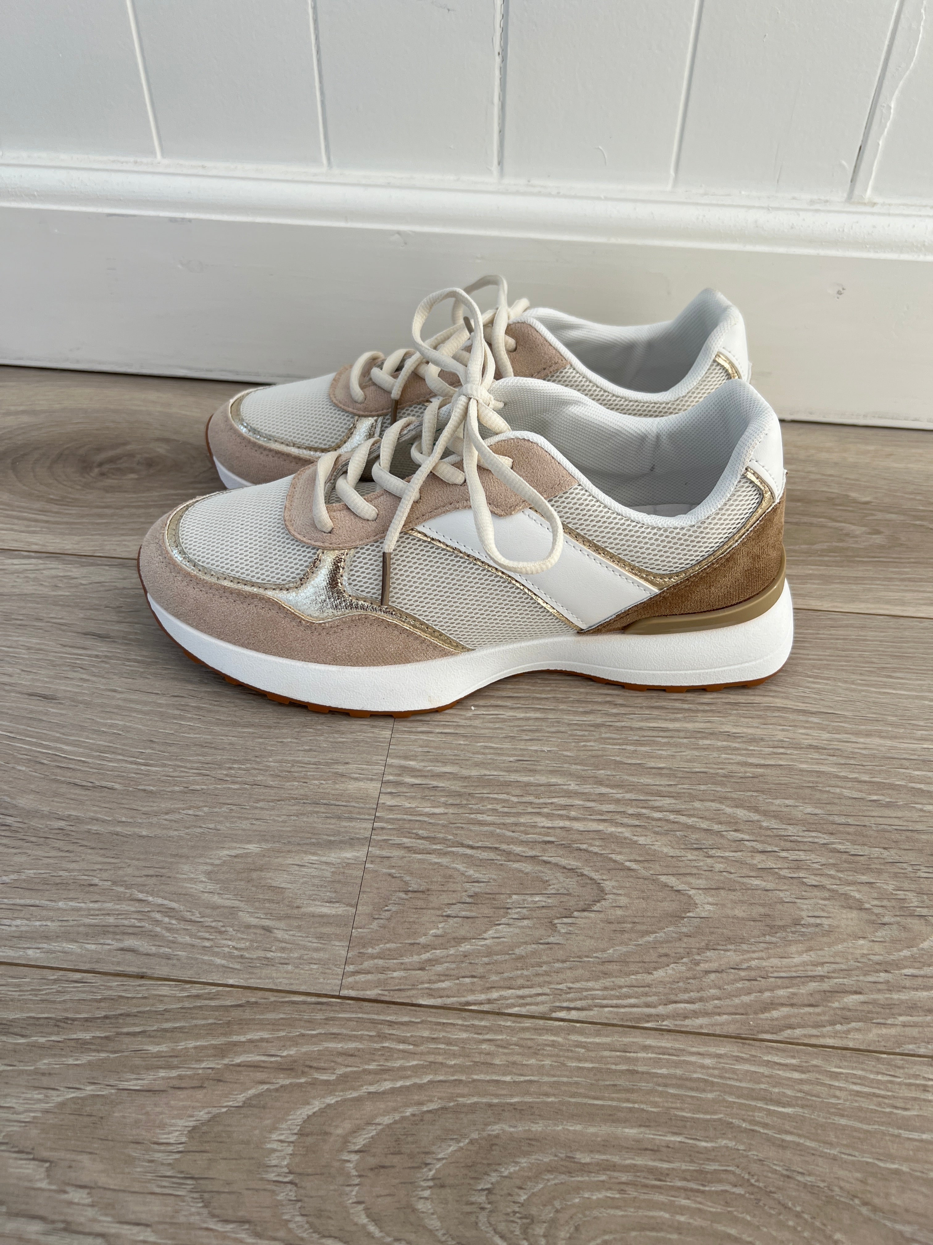 Joia beige sneakers