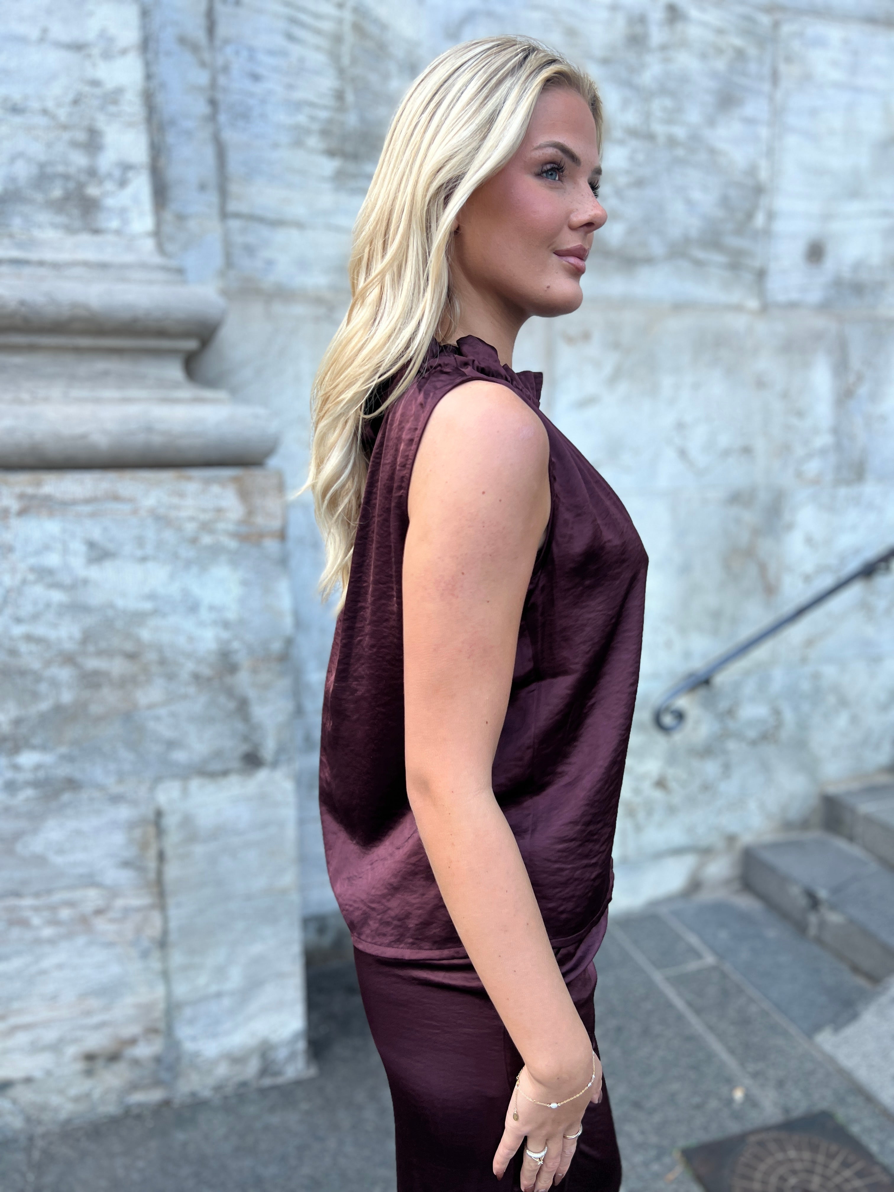 Continue satin top med bindbånd i nakken - Åberg Copenhagen