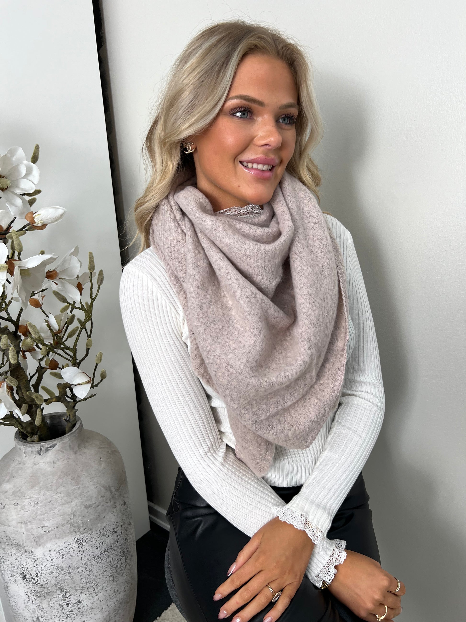 Angel rose long plain scarf (8620) fra webshoppen Aaberg Copenhagen