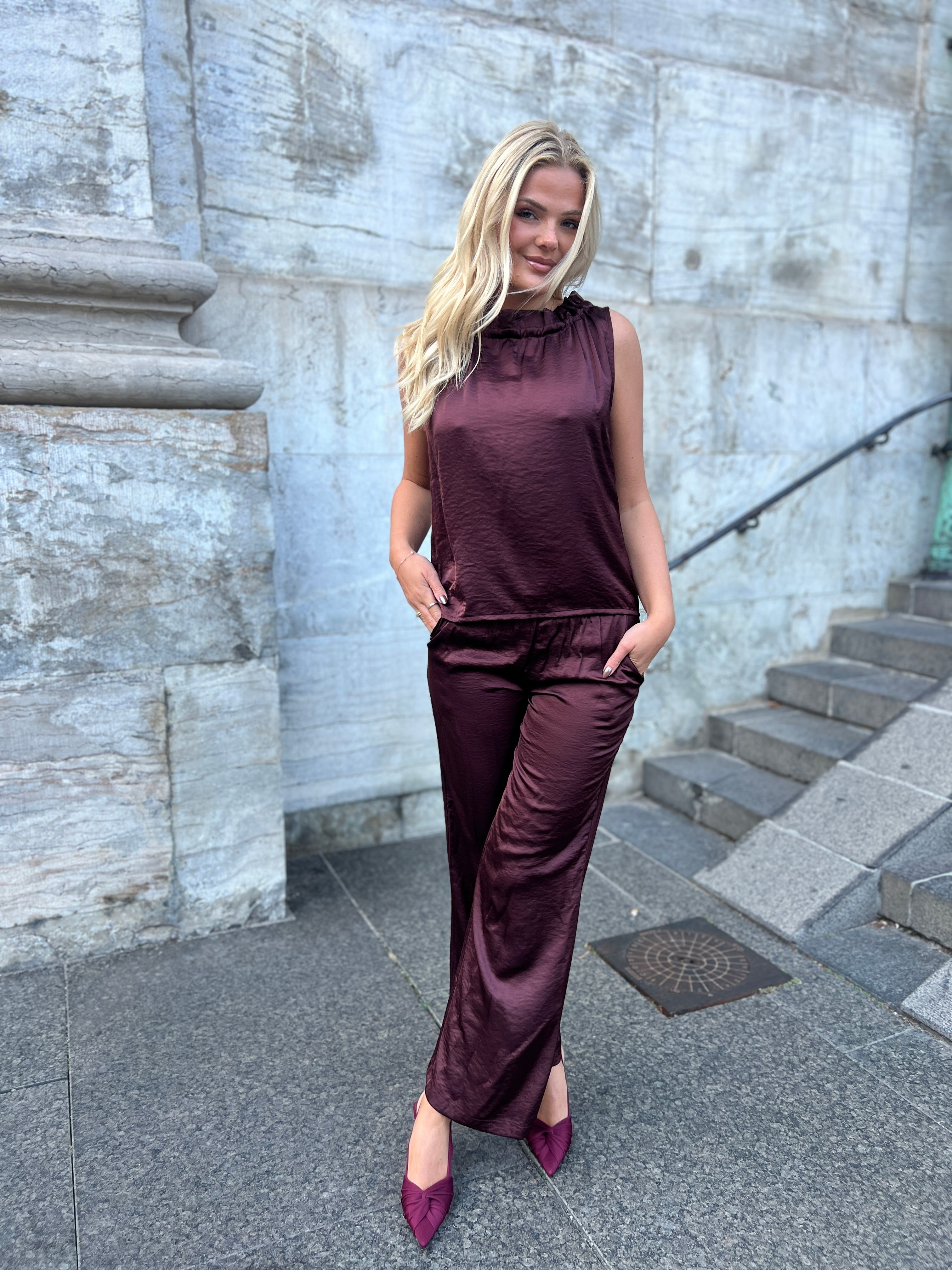 Continue - Bukser - Roberta bordeaux fra webshoppen Aaberg Copenhagen