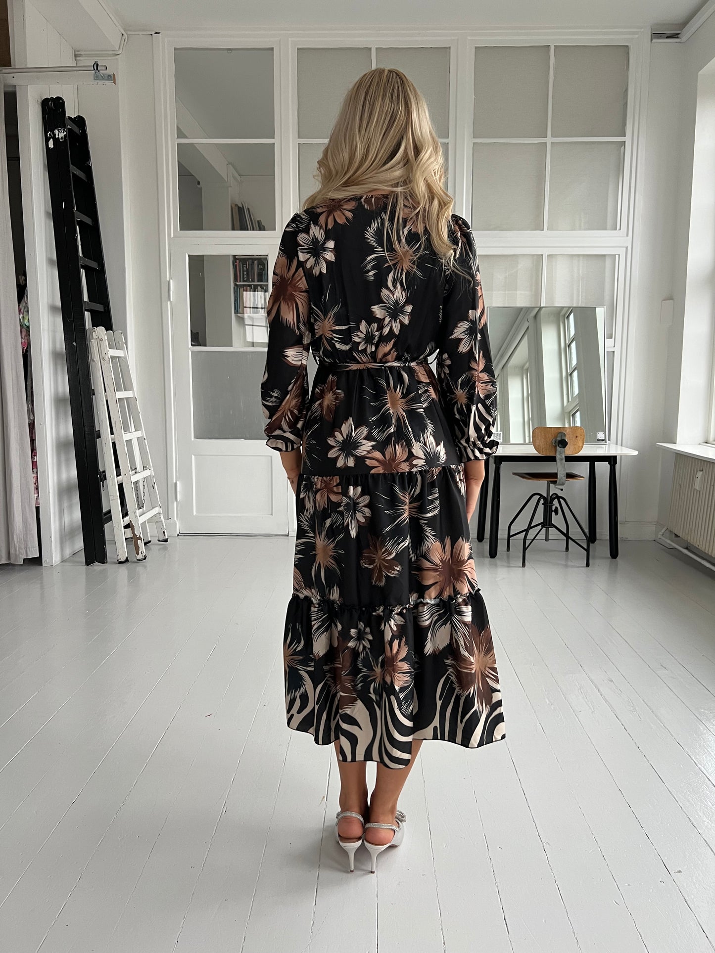 Bianca black flower dress-kjole-Aaberg Copenhagen