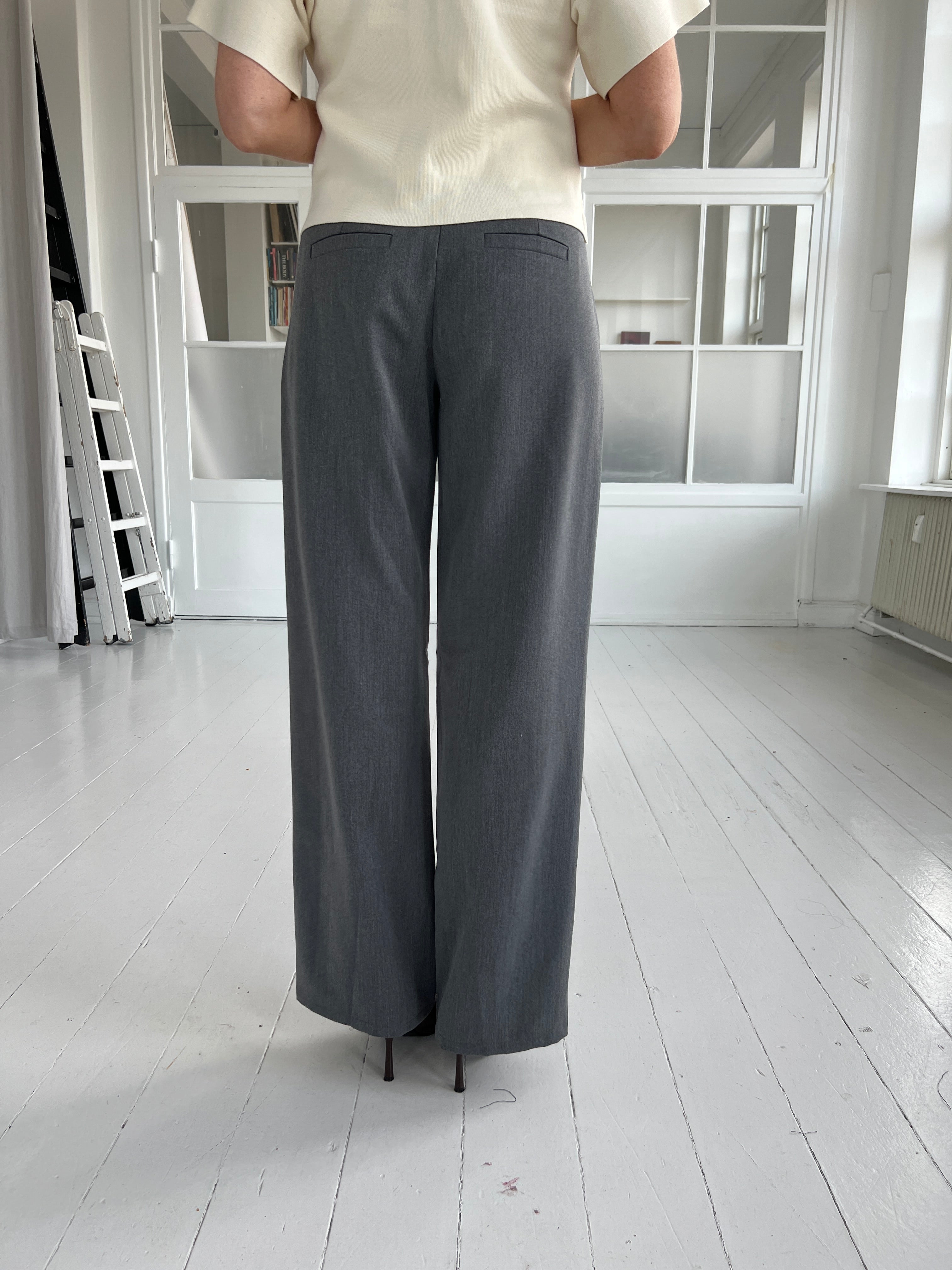 Eight Luxe grey trousers Long