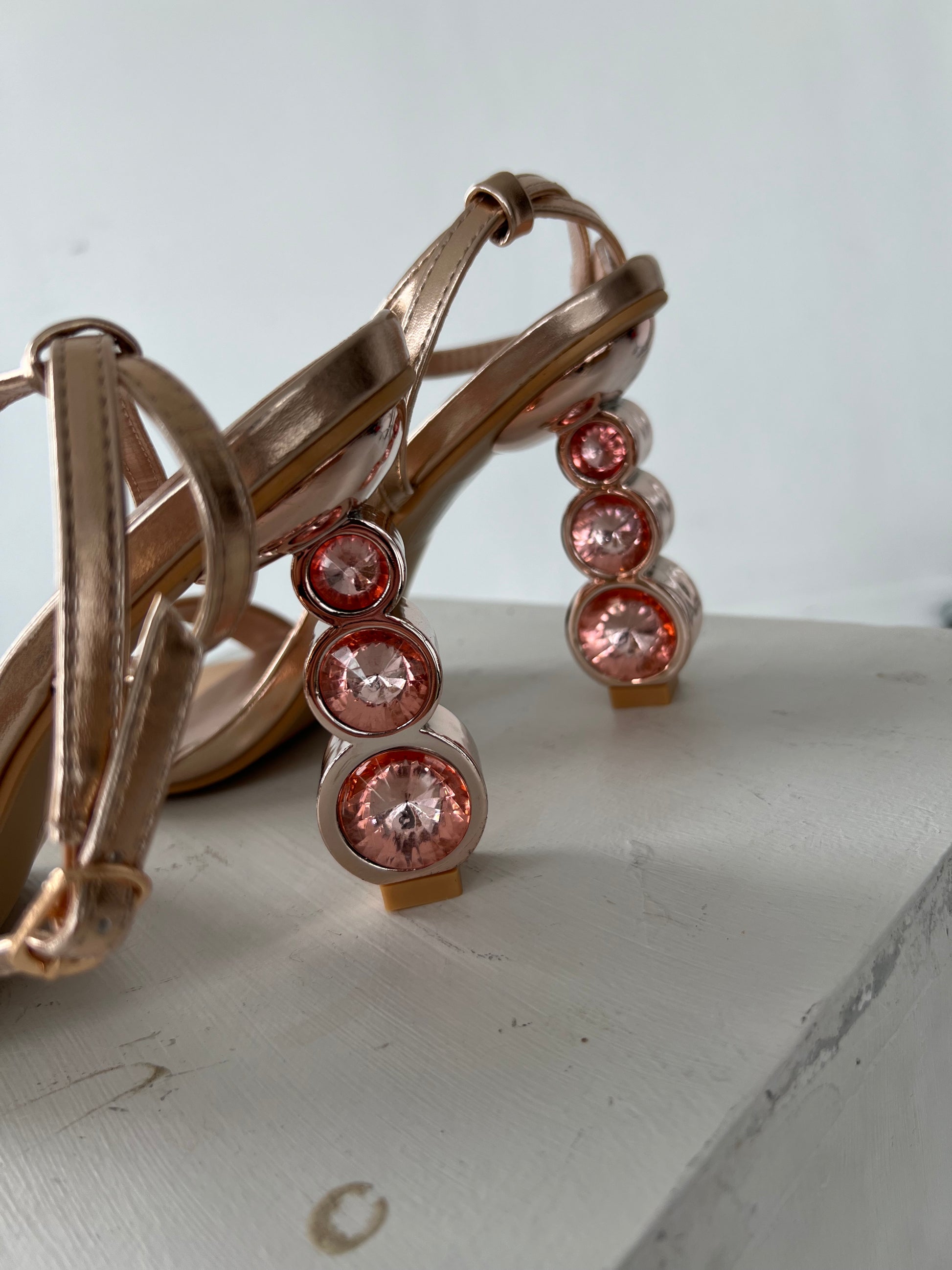 CHC champagne heels med den smukkeste krystal hæl (999) fra webshoppen Aaberg Copenhagen