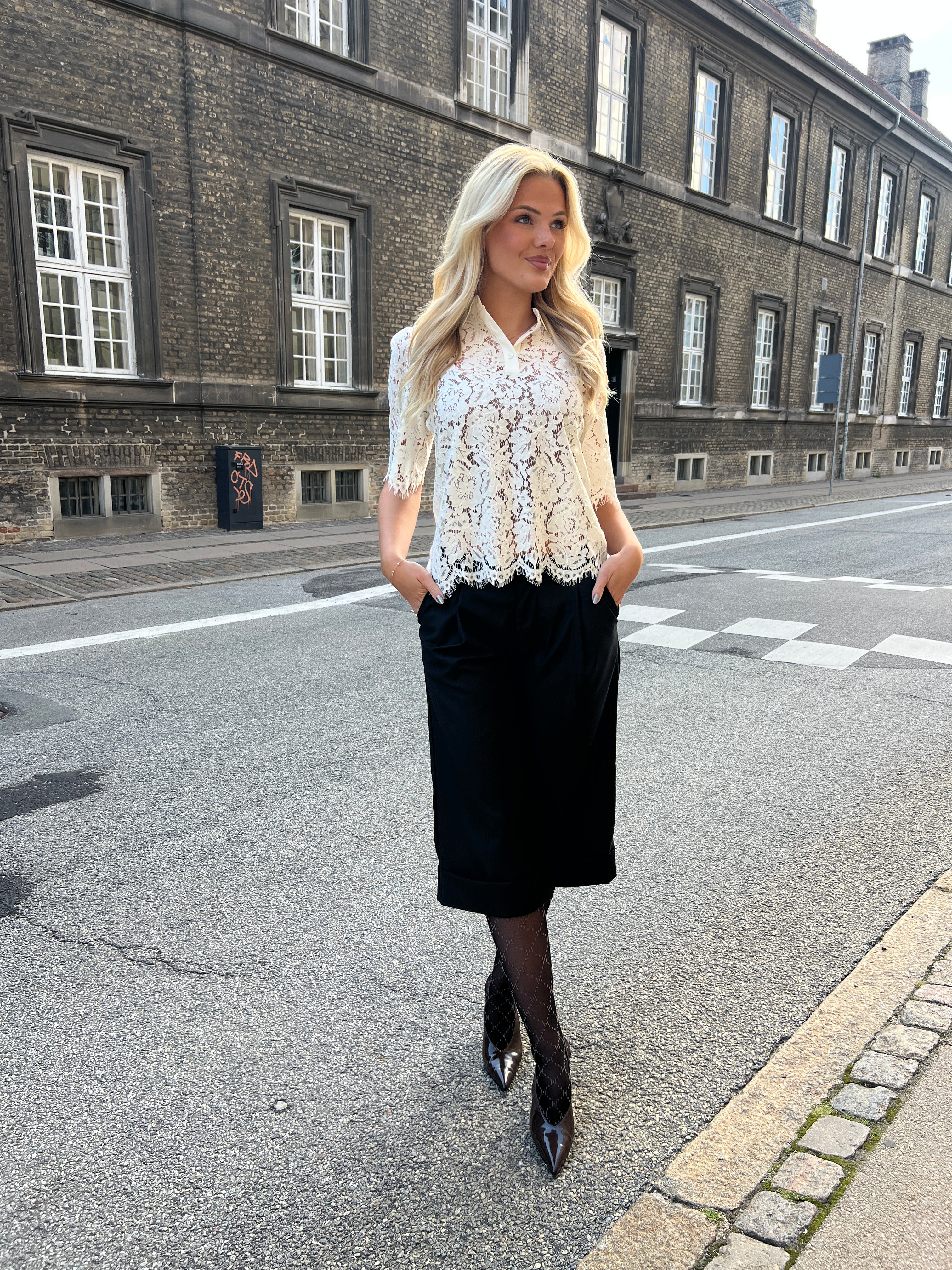 Continue blonde skjorte i creme - Åberg Copenhagen 