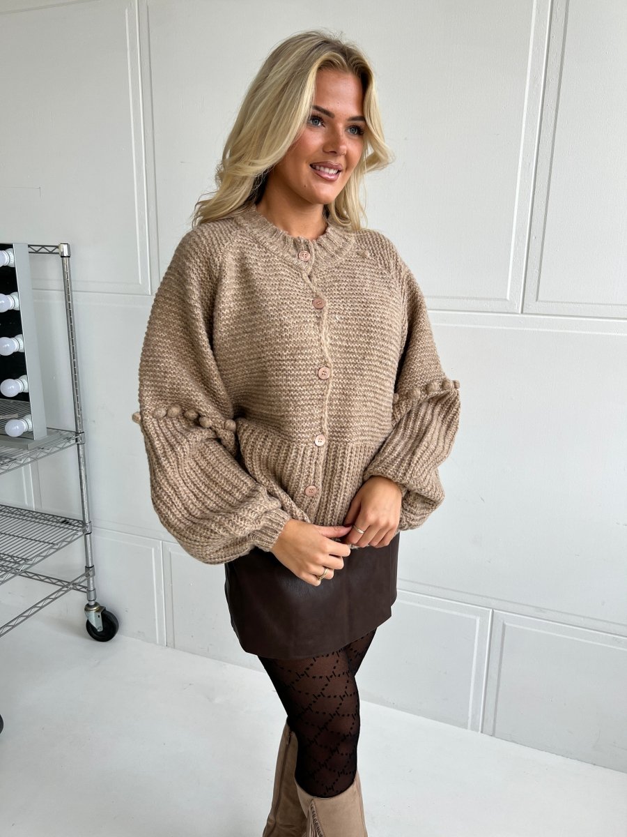 Chunky knit cardigan with pom - poms - Aaberg DK