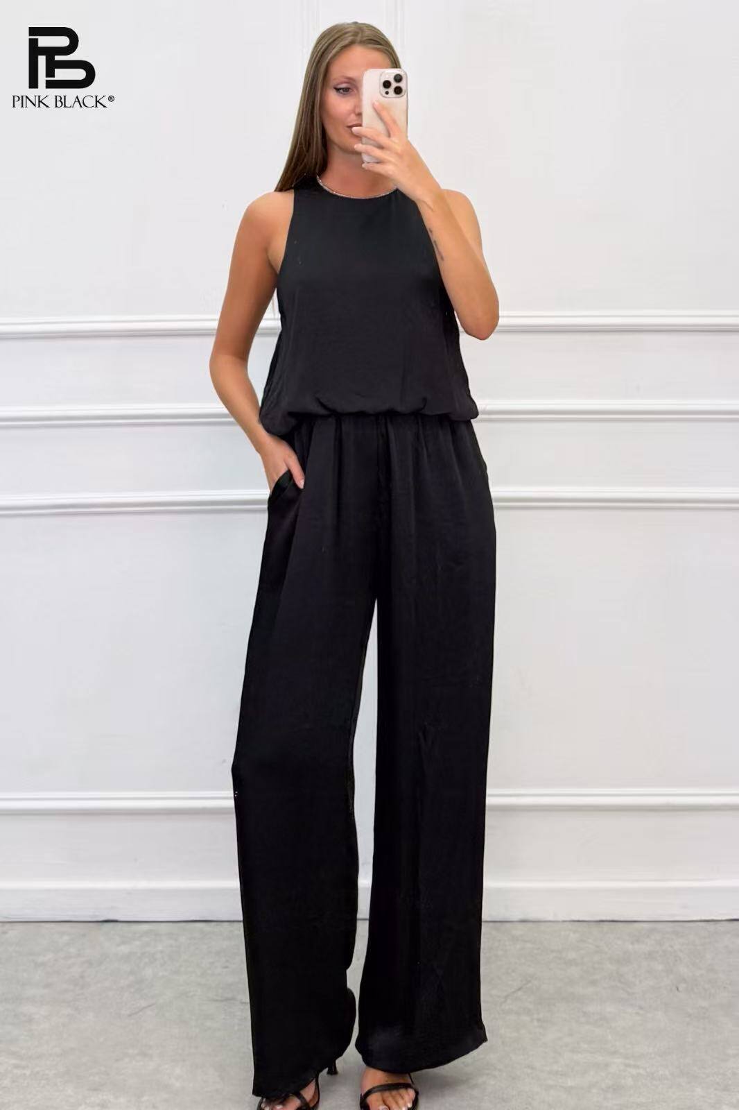 Yita Black jumpsuit fra webshoppen Aaberg Copenhagen