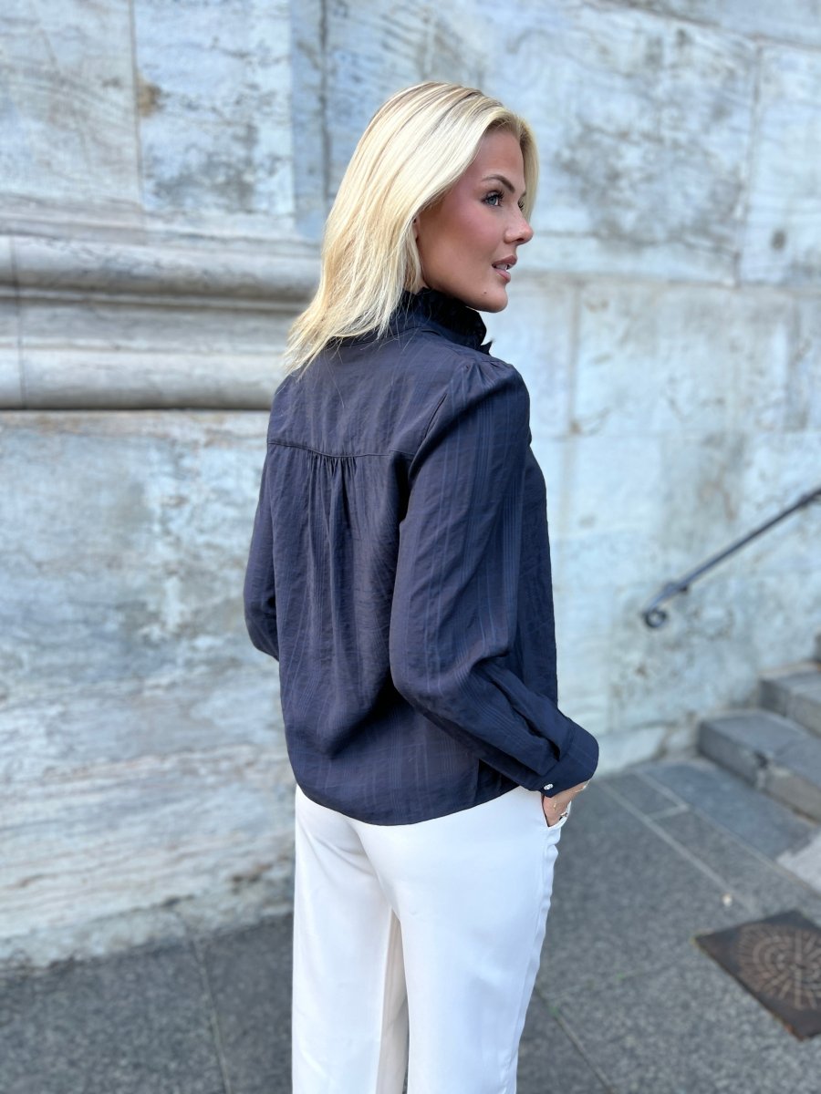 Continue - Skjorte - Ariana Navy blue - Aaberg DK