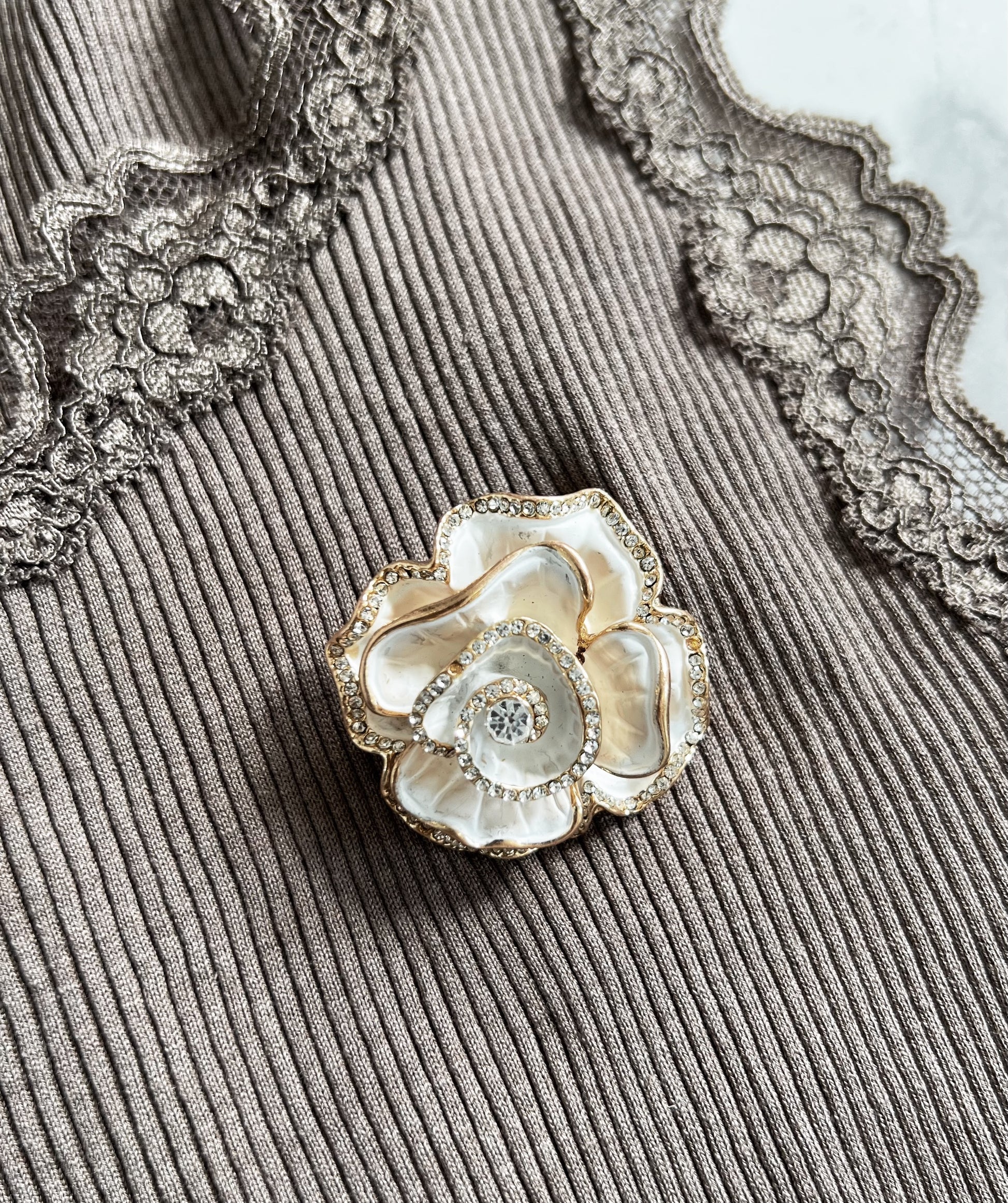 Rose broche-Hue, tilbehør-Åberg CPH-Onesize-Åberg Copenhagen DK