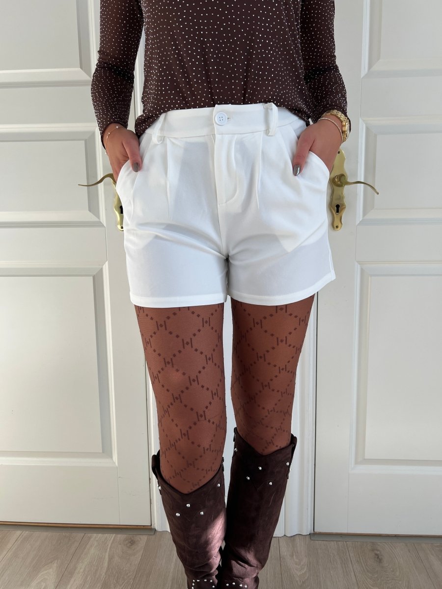 Its May white shorts - Aaberg DK