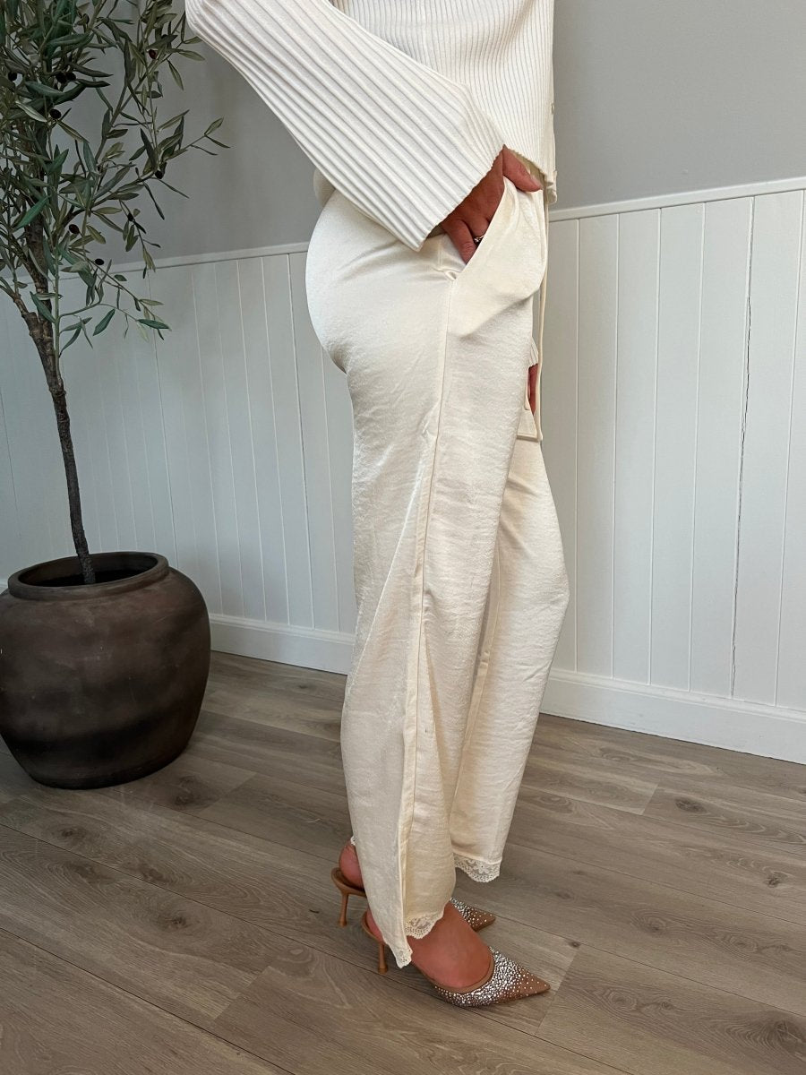 Maya satin pants with lace - Aaberg DK