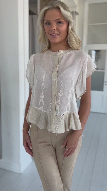 Aaberg Exclusive beige linen blouse