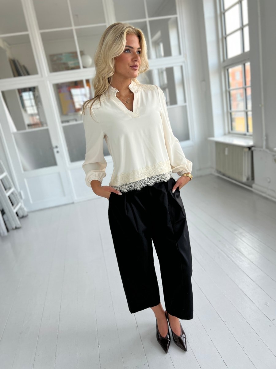 Sisters Point gyla blouse Creme - Aaberg DK