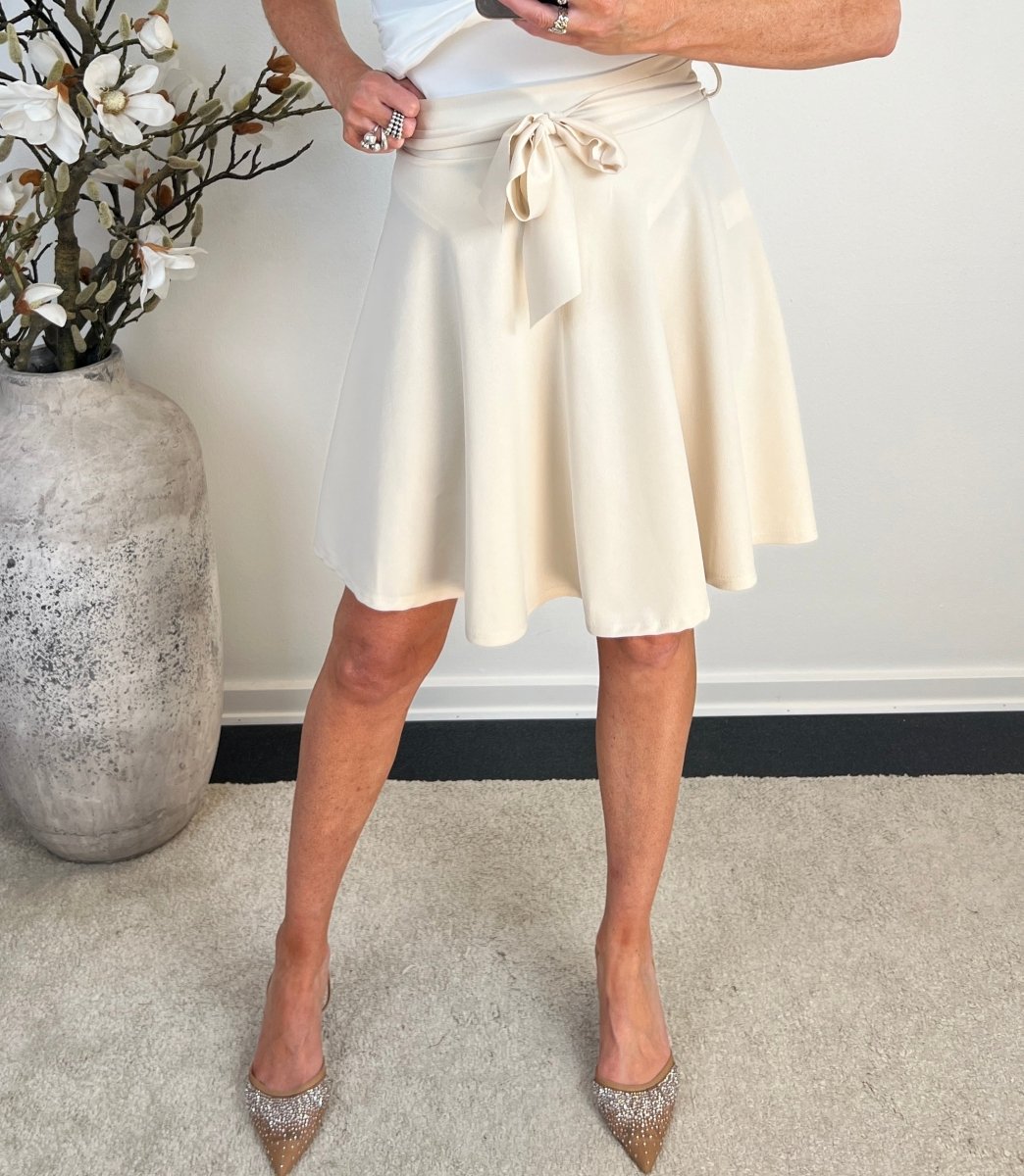 Syma beige short skirt - Aaberg DK